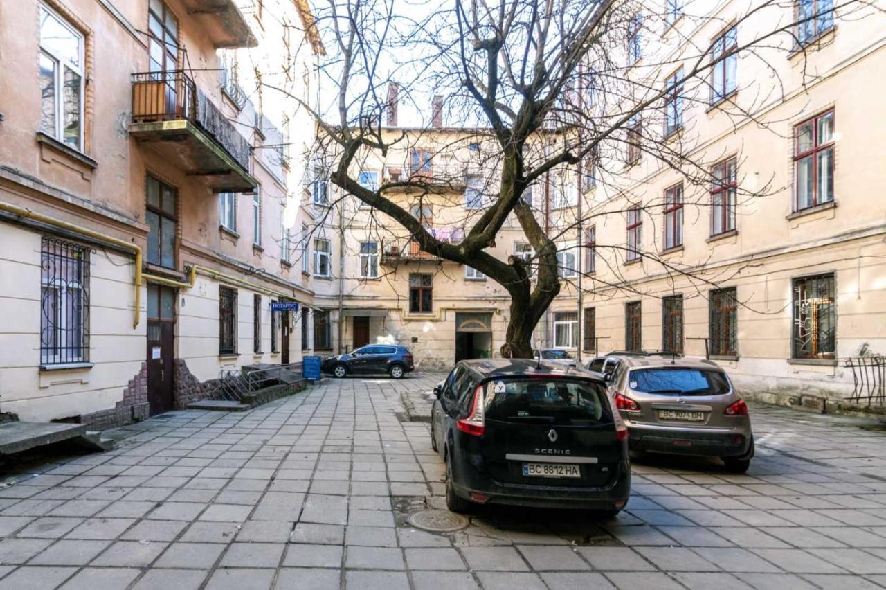 Зелені Апартаменти Біля Оперного Театру Flat In The City Center Lviv Kültér fotó